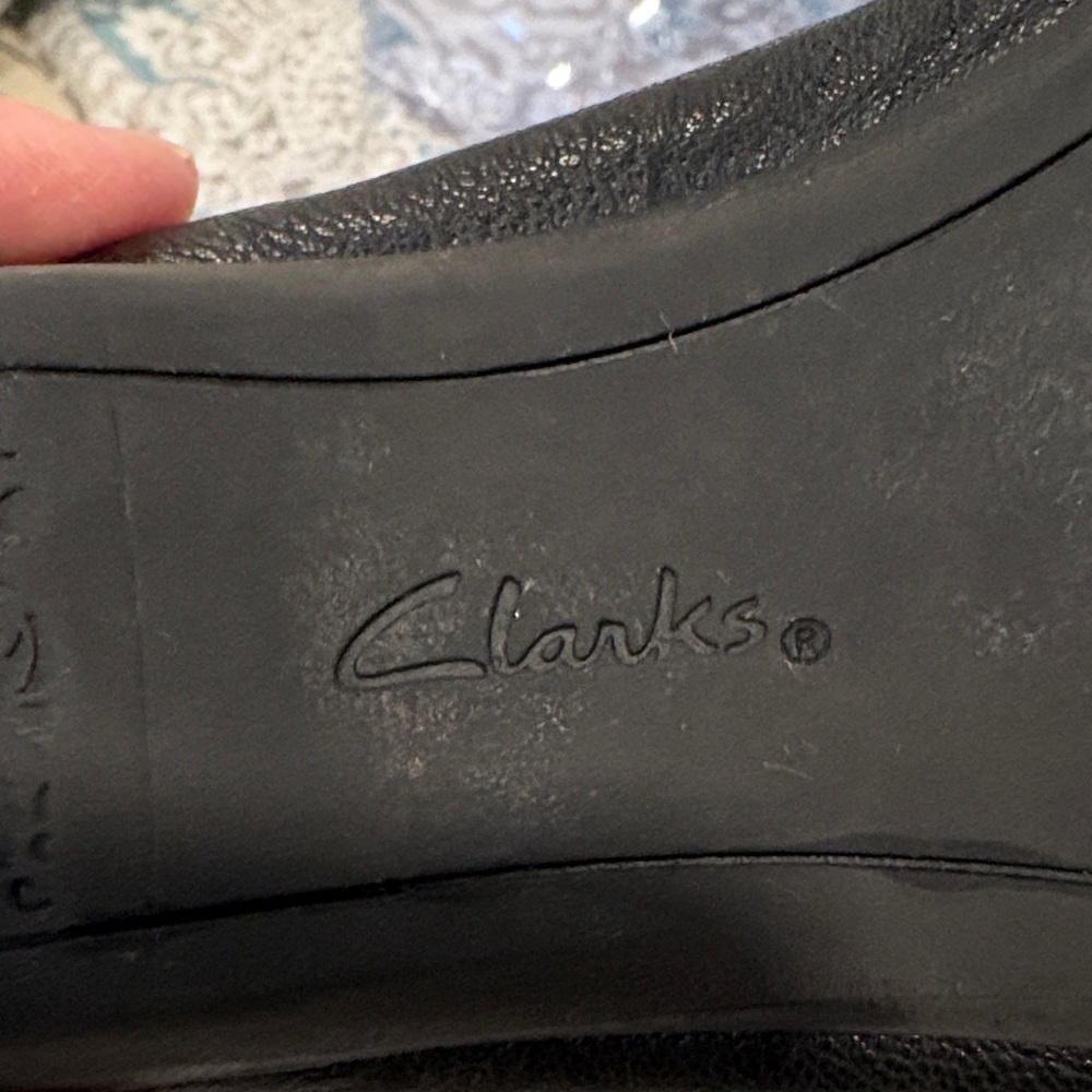 Clarks Black Leather Flats with Bow Detail - Picture 3 of 3
